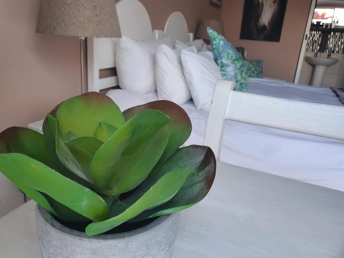 Nahoon Bed & Breakfast East London Buitenkant foto