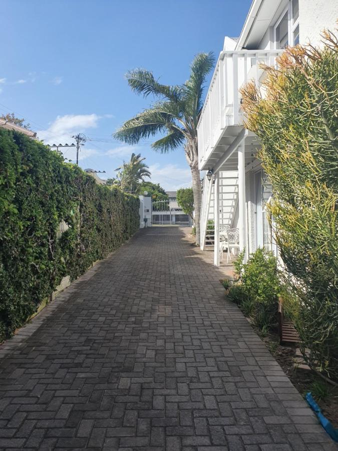 Nahoon Bed & Breakfast East London Buitenkant foto