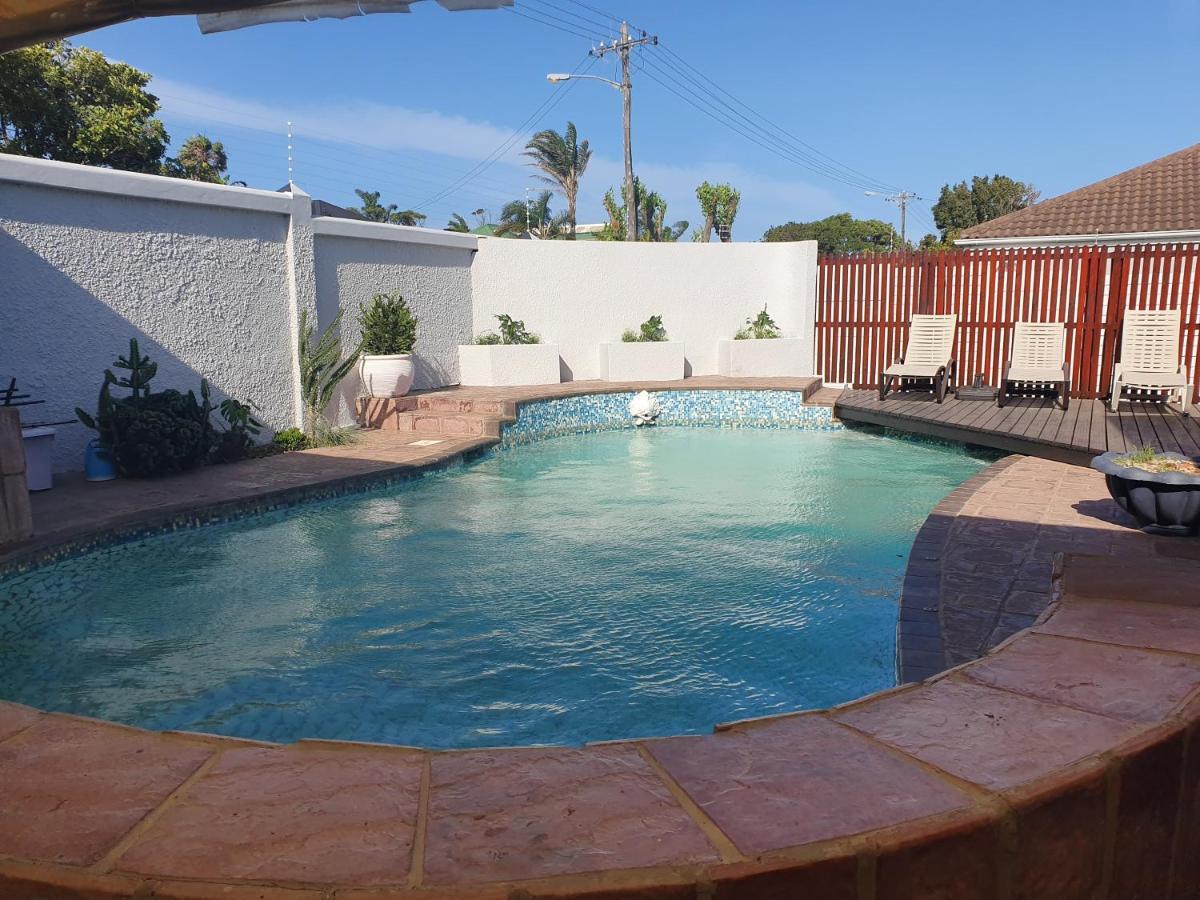 Nahoon Bed & Breakfast East London Buitenkant foto