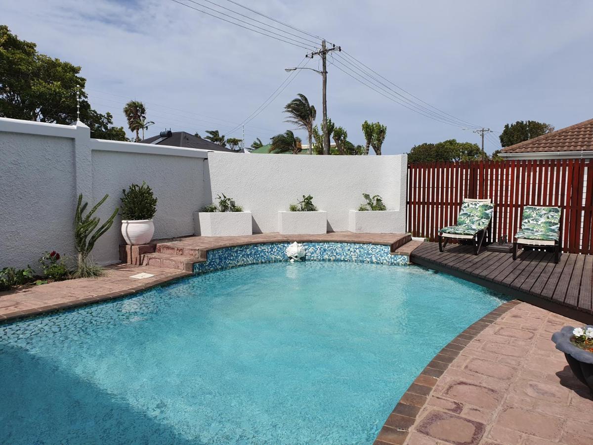Nahoon Bed & Breakfast East London Buitenkant foto