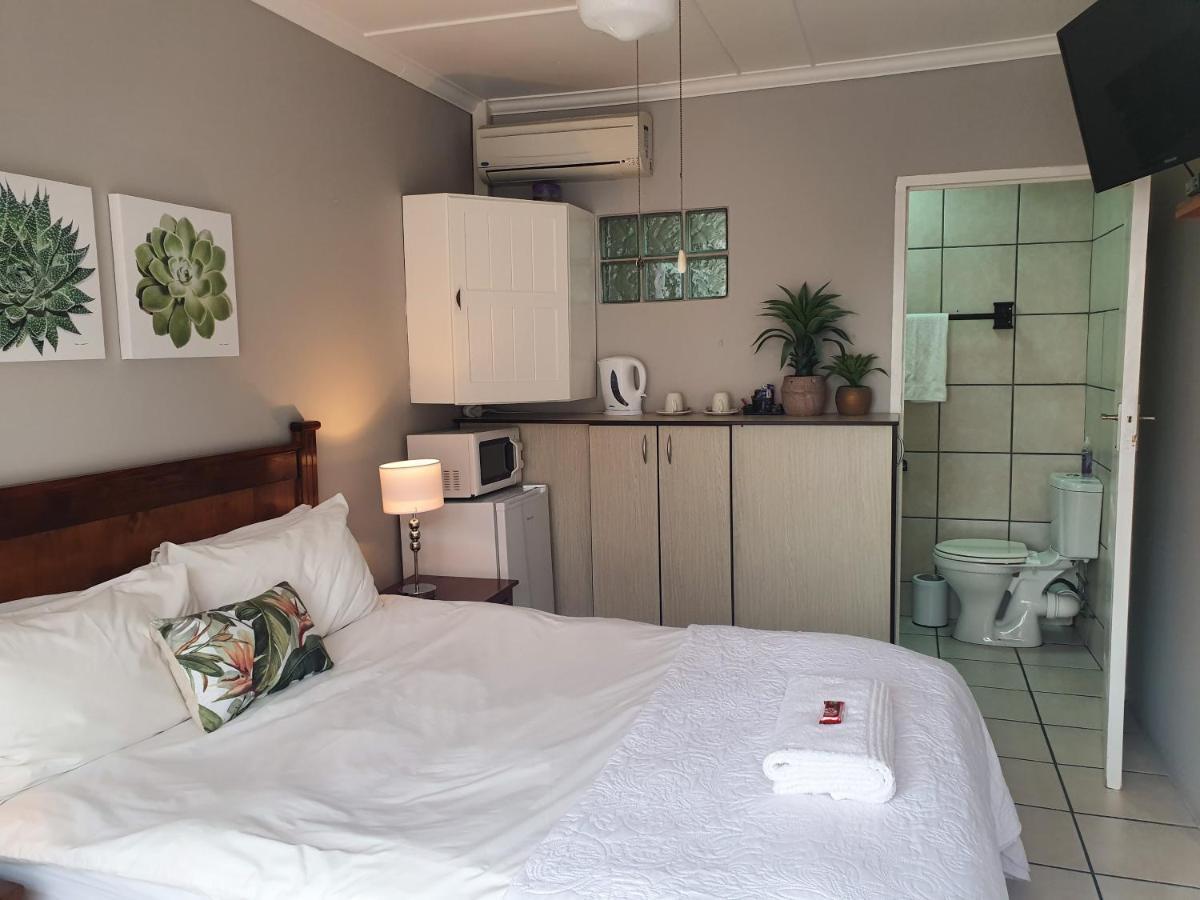 Nahoon Bed & Breakfast East London Buitenkant foto