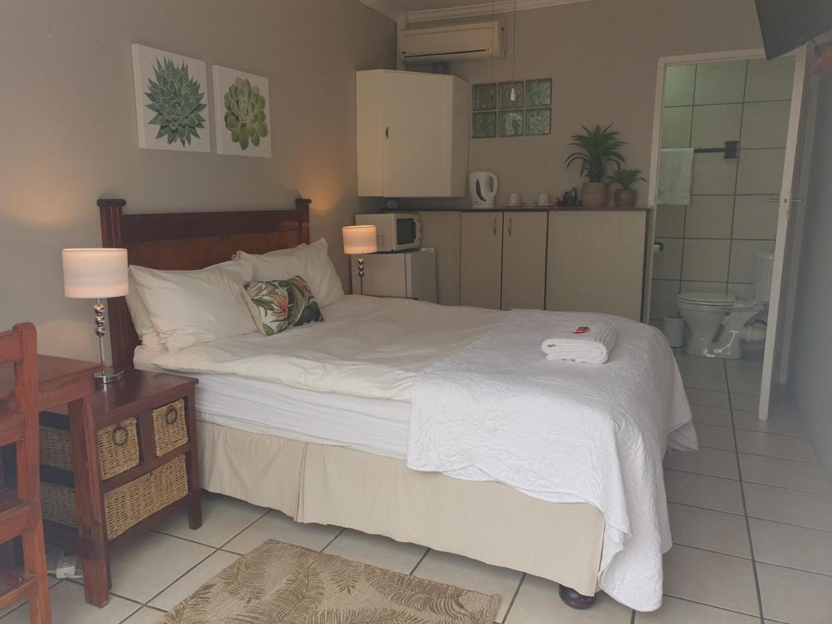 Nahoon Bed & Breakfast East London Buitenkant foto