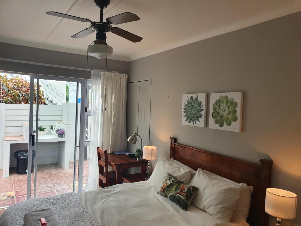Nahoon Bed & Breakfast East London Buitenkant foto