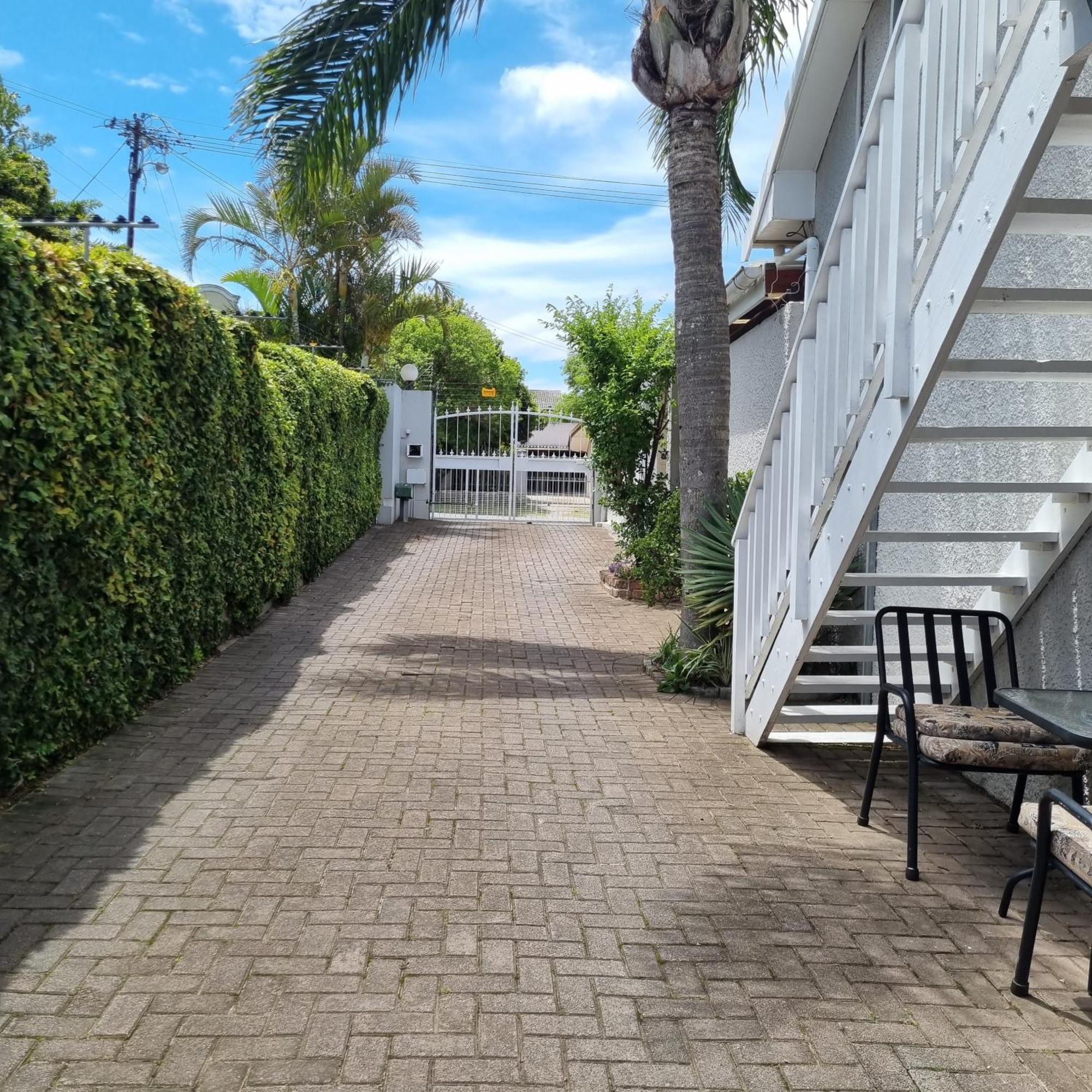 Nahoon Bed & Breakfast East London Buitenkant foto